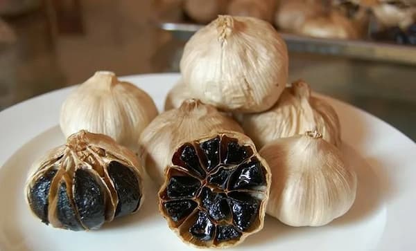 تصویر 2 از قیمت سیر سیاه فله ای + خرید باور نکردنی